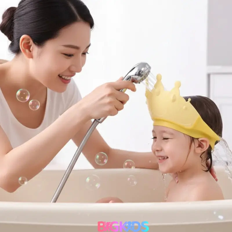 Com o Chapéu de Banho Infantil Protetor de Olhos e Ouvidos da BigKids é possível preservar a saúde auricular e ocular do seu pequeno, evitando gastos desnecessários com médico e farmácia